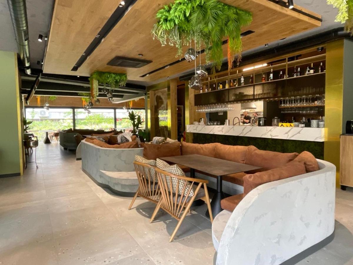 Mm Boutique Hotel Burgas Bagian luar foto
