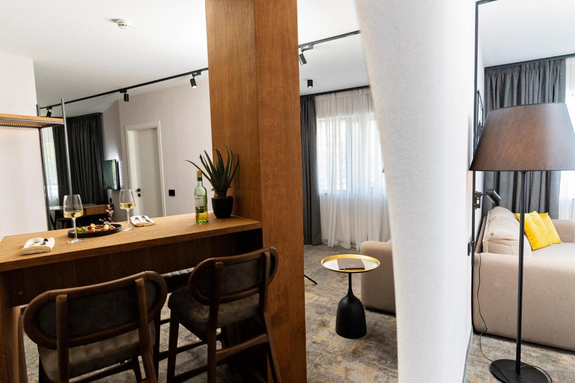 Mm Boutique Hotel Burgas Bagian luar foto
