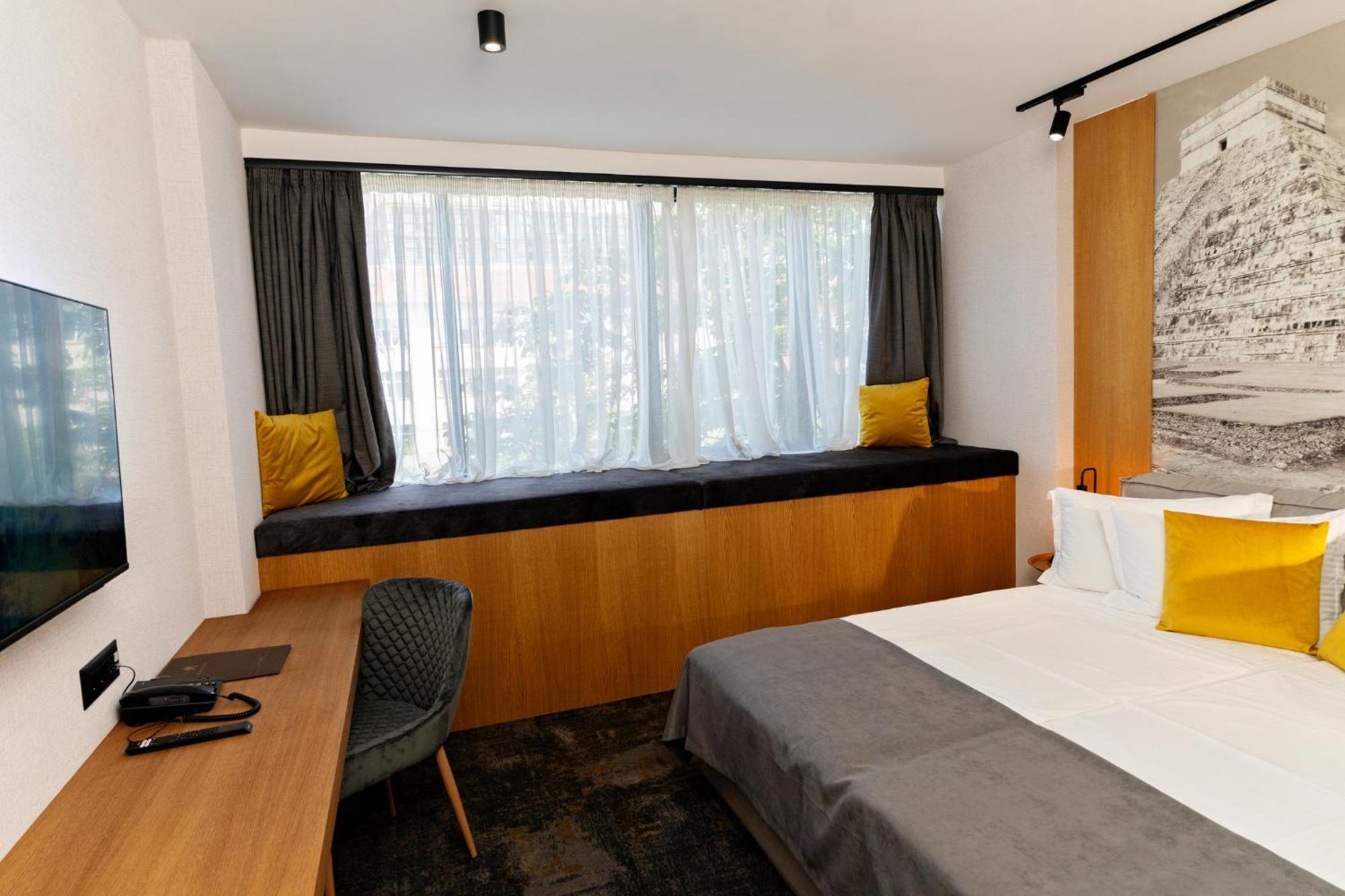 Mm Boutique Hotel Burgas Bagian luar foto