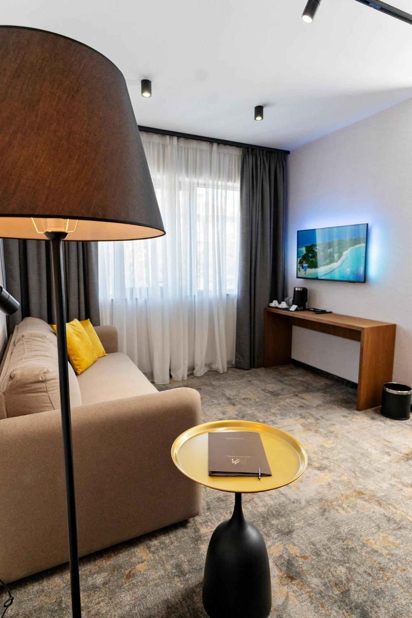 Mm Boutique Hotel Burgas Bagian luar foto
