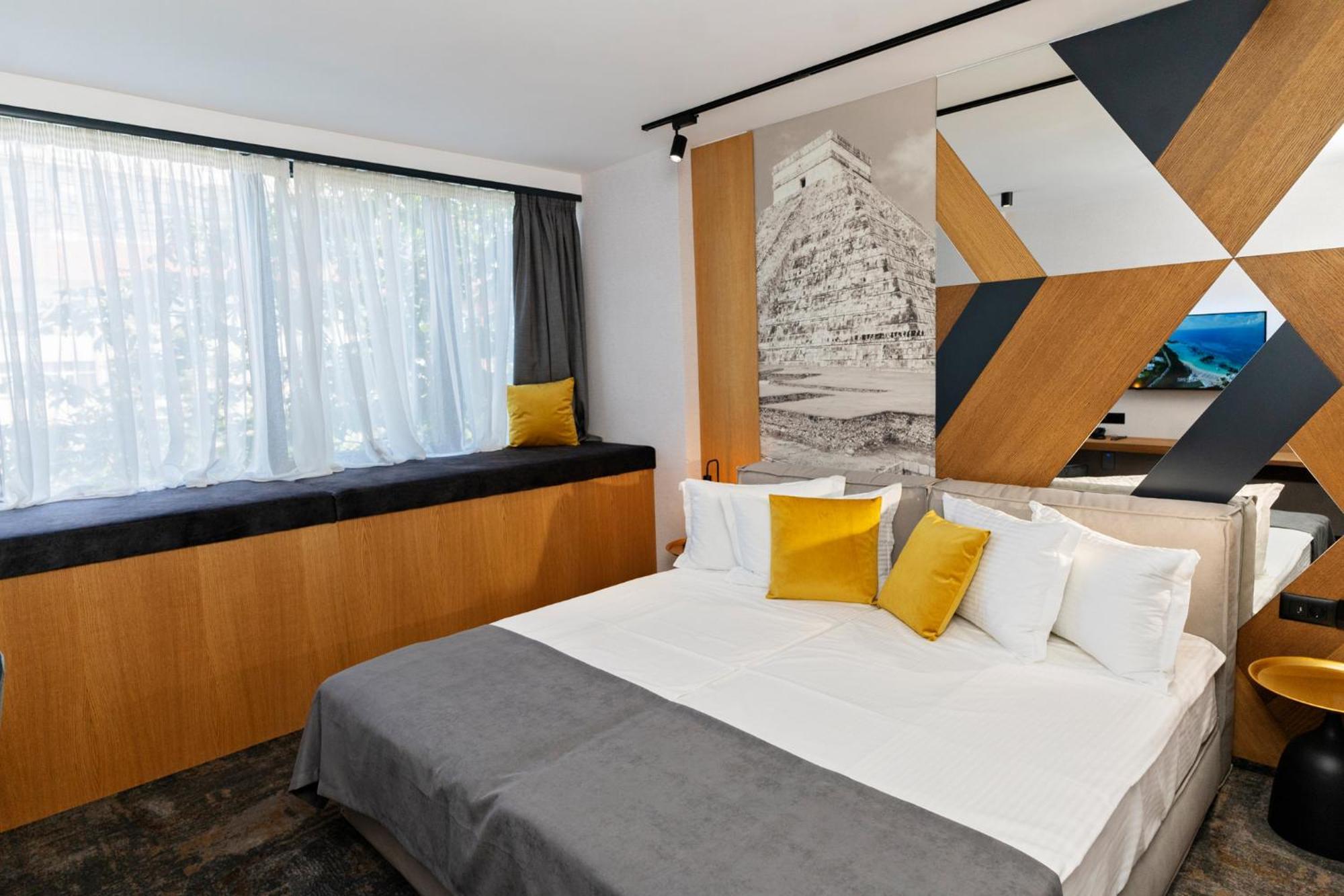 Mm Boutique Hotel Burgas Bagian luar foto