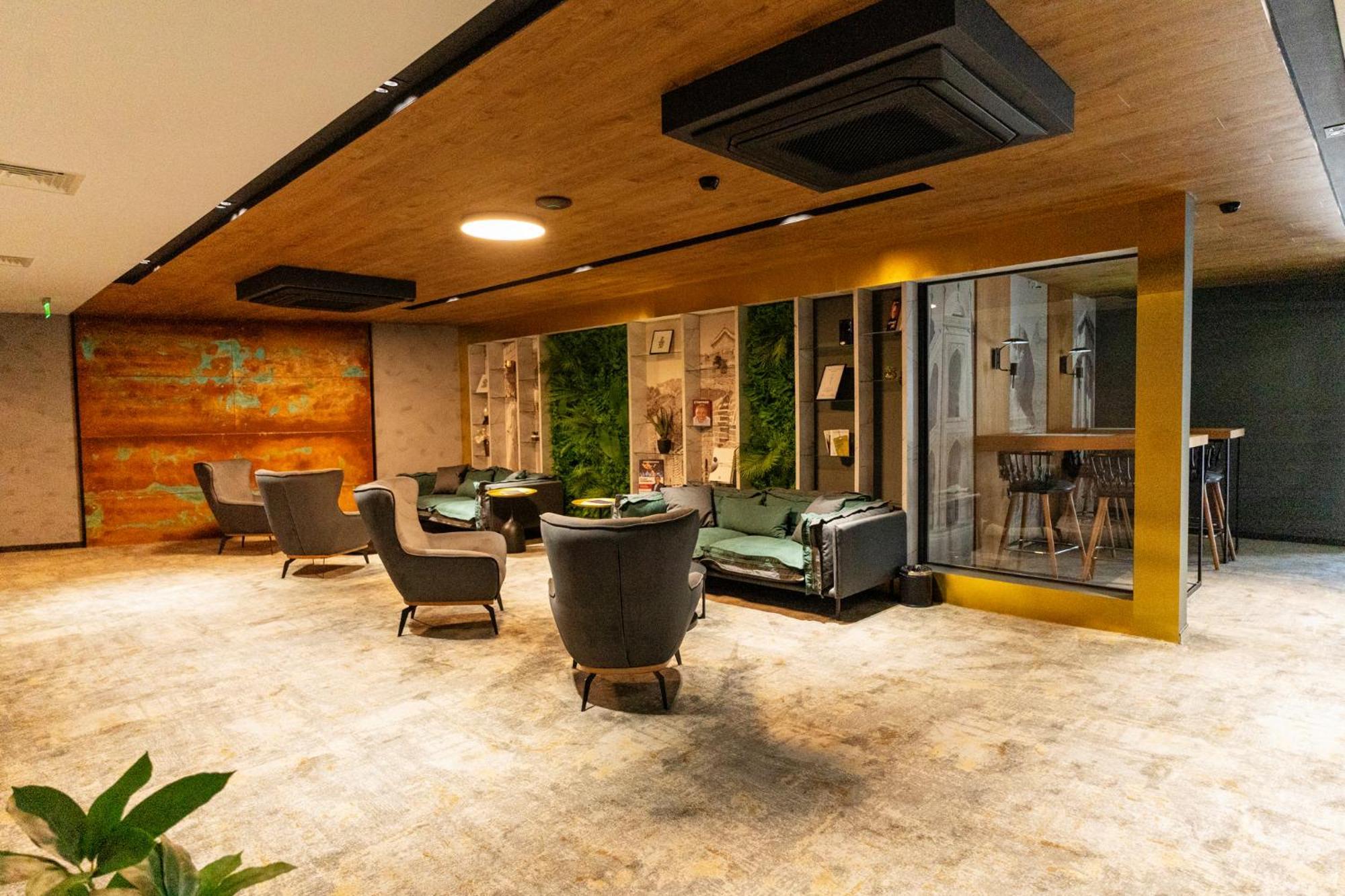 Mm Boutique Hotel Burgas Bagian luar foto